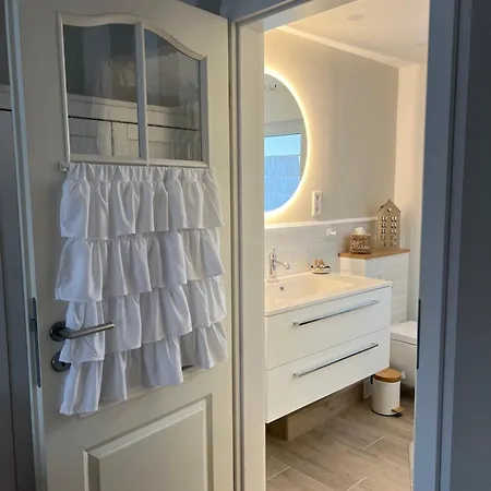 Lägenhet No 8 Stilvolles 2 Personen Mit Separatem Eingang Mit Direkter Zuganbindung *