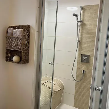 No 8 Stilvolles 2 Personen Mit Separatem Eingang Mit Direkter Zuganbindung *