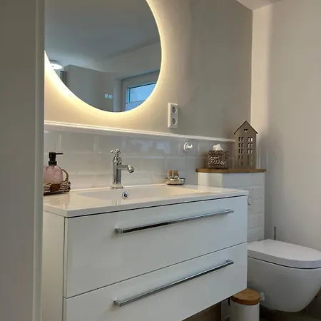 No 8 Stilvolles 2 Personen Mit Separatem Eingang Mit Direkter Zuganbindung * Flintbek