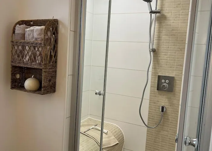 No 8 Stilvolles 2 Personen Mit Separatem Eingang Mit Direkter Zuganbindung *